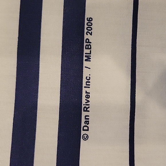 2006 Dan River YANKEES Twin Sheet Set 2-bottom 2-pillow shams - Picture 4 of 6